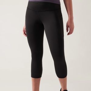 Athleta Black Capri Leggings